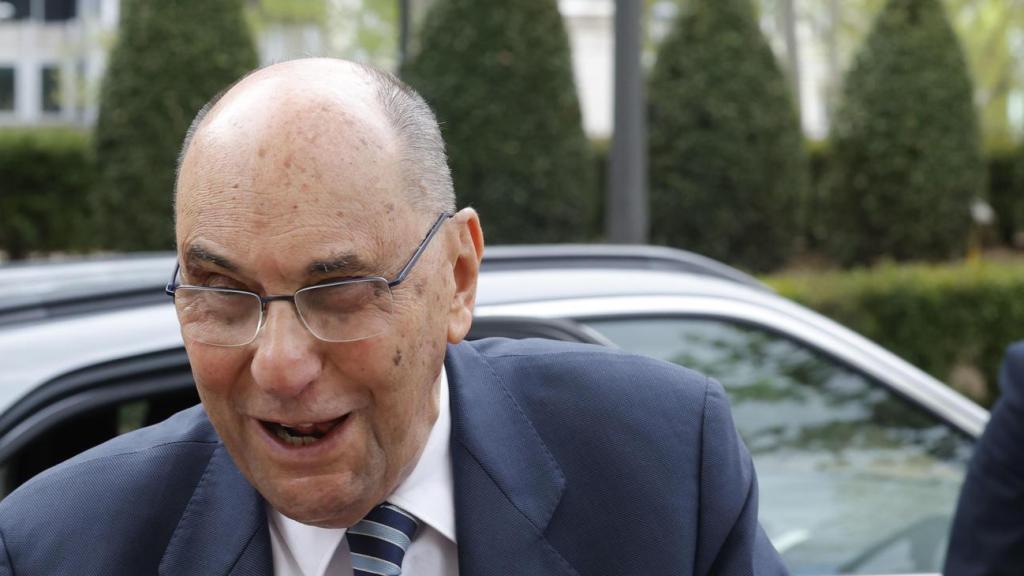 El cofundador de Vox y exdirigente del PP Alejo Vidal Quadras antes de declarar este martes ante el juez de la Audiencia Nacional.