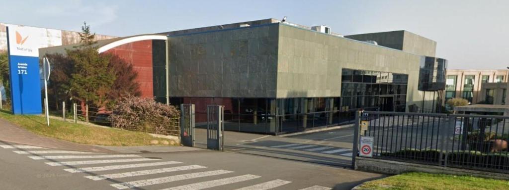 Antiguo MAC en la actualidad, sin los rótulos identificativos, en la sede de Naturgy en la avenida de Arteixo.