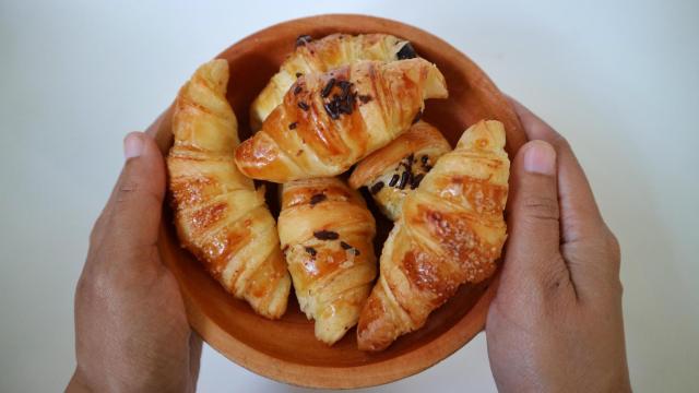 Un plato de mini 'croissants'.