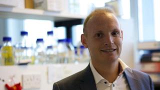 El oncólogo Justin Stebbing.