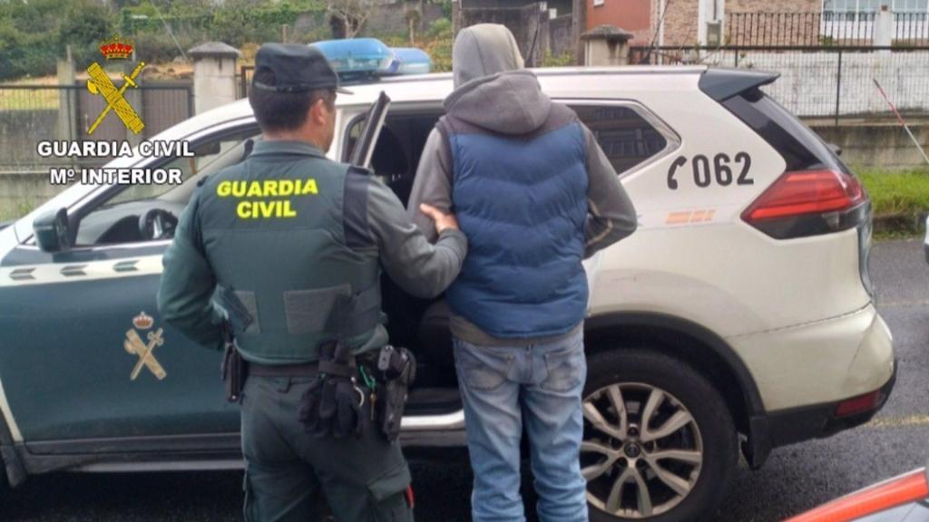 Detenido un vecino de O Grove (Pontevedra) como presunto autor de varios robos de bolsos por el método del tirón