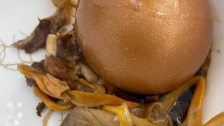 El huevo dorado de Ritz en Deesa de Quique Dacosta.