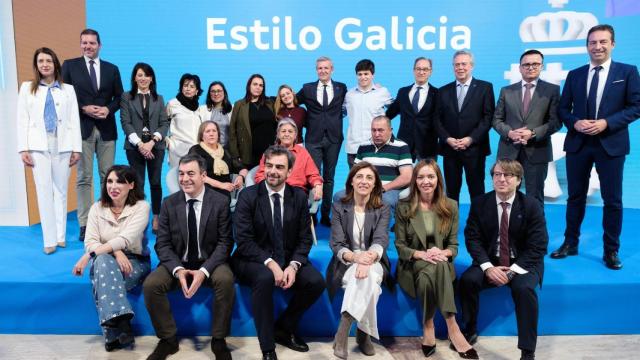 Alfonso Rueda junto a sus compañeros de gobierno.
