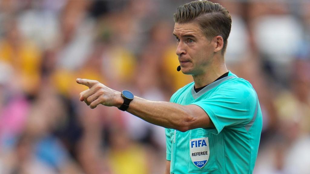 François Letexier durante el partido entre Australia y Estados Unidos en los Juegos Olímpicos.