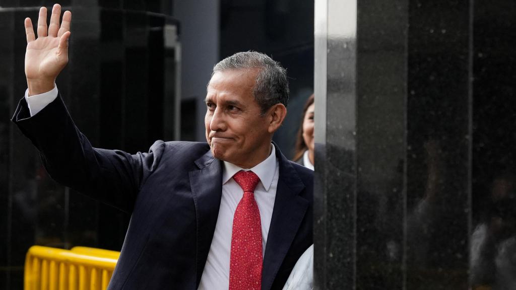 El expresidente Ollanta Humala, a su llegada al tribunal en Lima para escuchar la sentencia.
