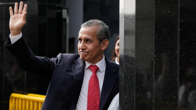 El expresidente Ollanta Humala, a su llegada al tribunal en Lima para escuchar la sentencia.