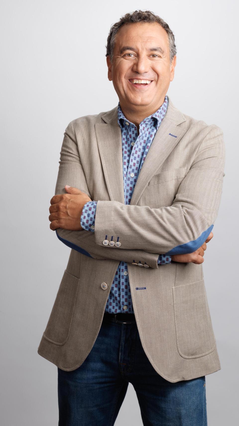 Roberto Brasero posando en una instantanea