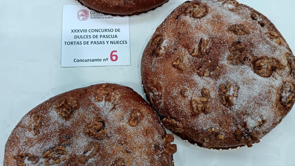 Tercer premio de torta de pasas y nueces.