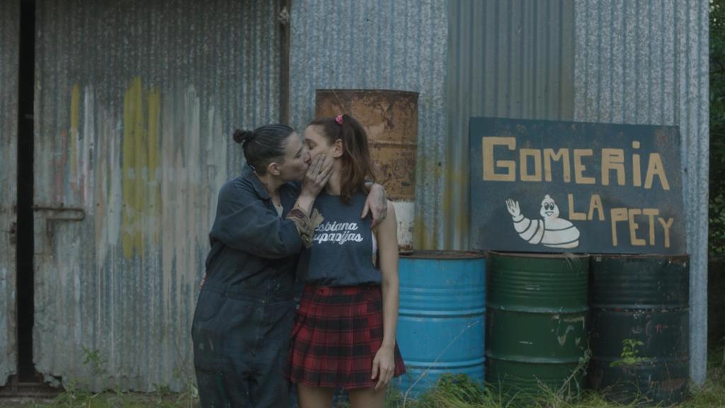 Una escena de '¡Caigan las rosas blancas!'.