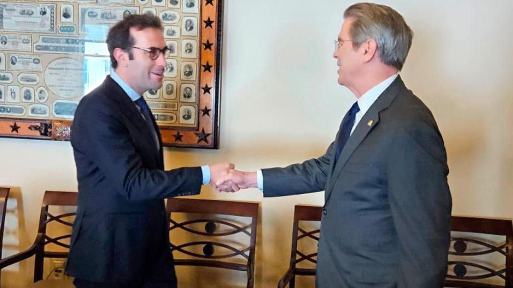 El ministro de Economía español, Carlos Cuerpo, durante su entrevista con el secretario del Tesoro de EEUU, Scott Bressent.