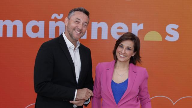 Javier Ruiz y Adela González presentarán el nuevo 'Mañaneros' a partir del próximo lunes 21.