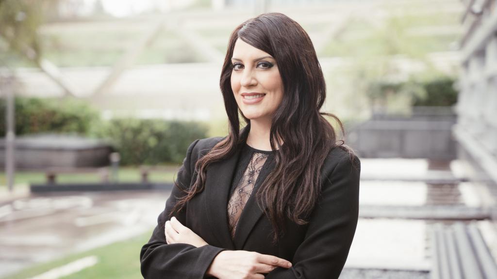 La cirujana posa en una entrevista para Magas.