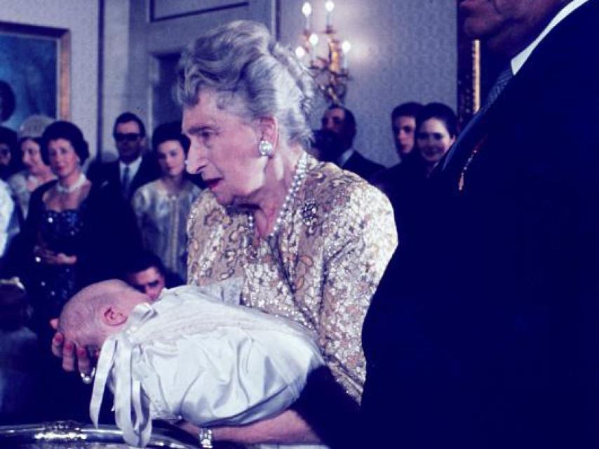 Ena, un año antes de su muerte, en el bautizo de Felipe VI.