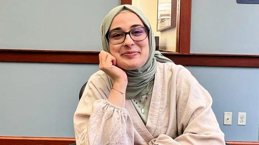 Rumeysa Öztürk, una estudiante turca de doctorado en la Universidad de Tufts.