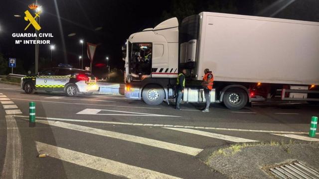 Detenido un camionero tras ser interceptado circulando a 168 km/h entre Santiago y Noia.