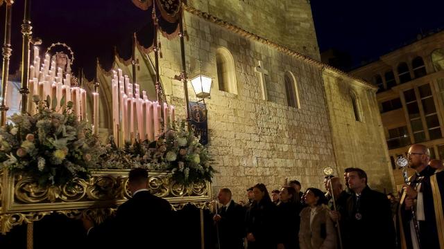 La Dolorosa saliendo este Martes Santo de la Catedral de Albacete.