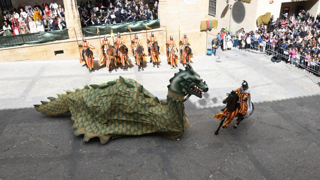 Recreación del Vencimiento del Dragón en Alcañiz