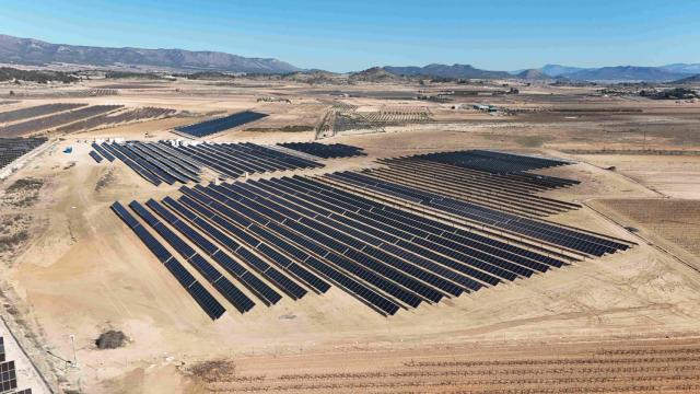 Vista aérea de la planta de 5MW construida por Awergy en Pinoso.