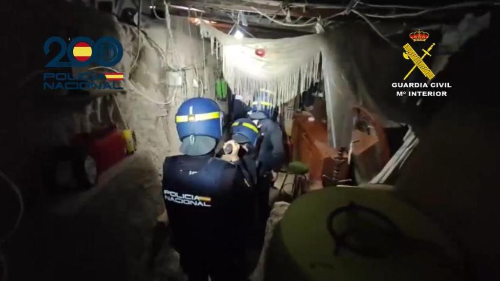 El interior de la galería de tiro, oculta bajo tierra.