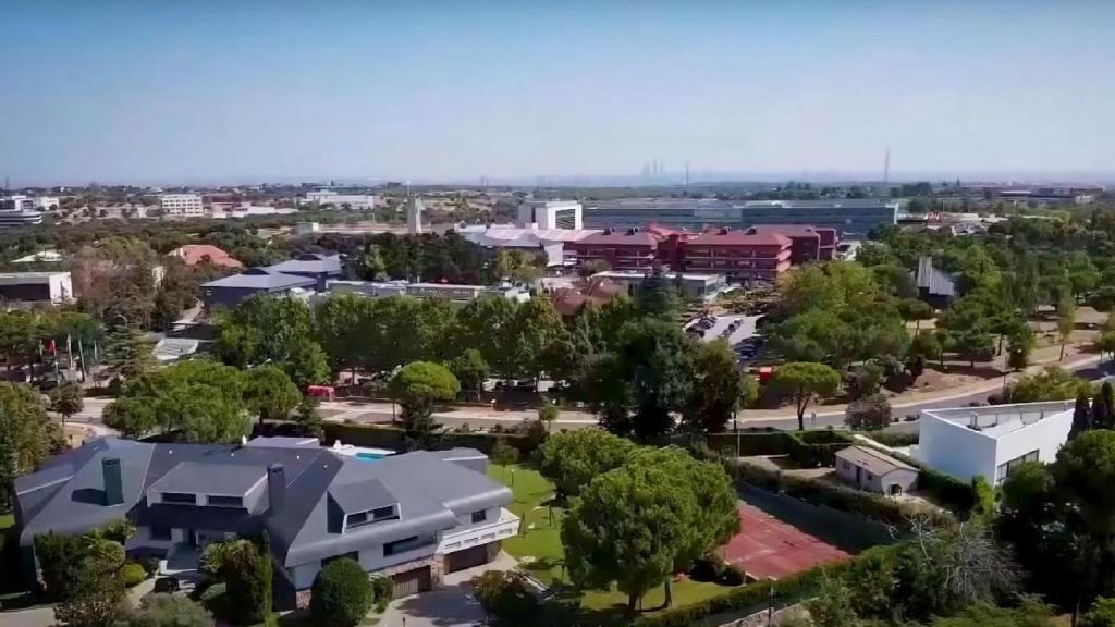 Vista de la urbanización Montepríncipe, en Madrid.