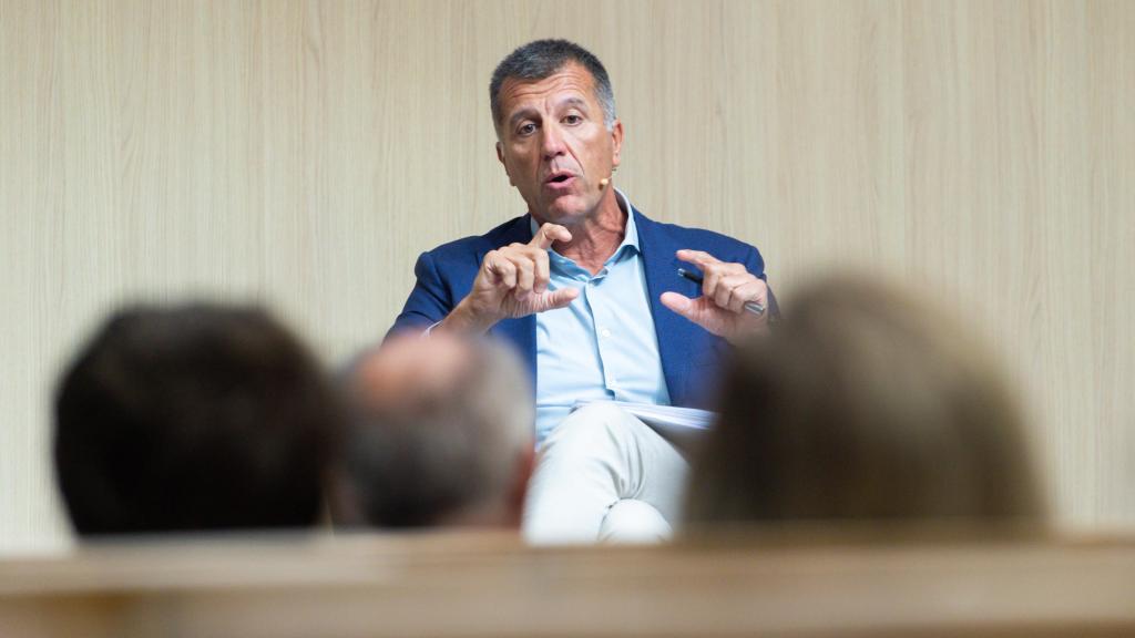 Ángel Nigorra, director general de Bizum, durante un foro de CUNEF en 2023.