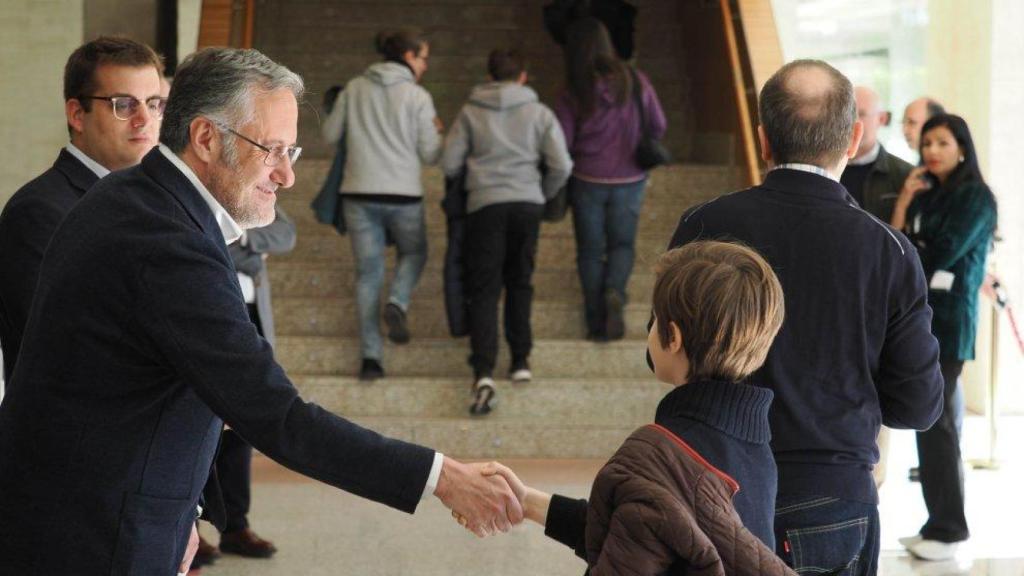 Jornada de puertas abiertas en las Cortes durante el 23 de abril