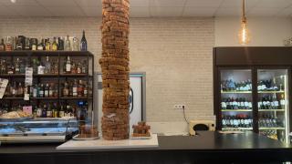 El restaurante de Getafe con bocadillos XXL se supera: crea 60 sabores a 6€ y una torre de torreznos gigantes de 1,5 metros