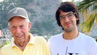 Así es Leandro, el único nieto varón de Mario Vargas Llosa y su 'preferido': articulista de profesión y su confidente