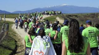 Miembros de la Asociación Vive el Valle del Corneja y la Plataforma No a la mina en el Valle del Corneja durante una protesta