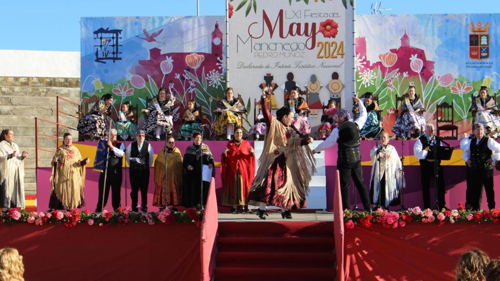 Festival de folclore de la fiesta del Mayo Manchego de Pedro Muñoz (Ciudad Real).