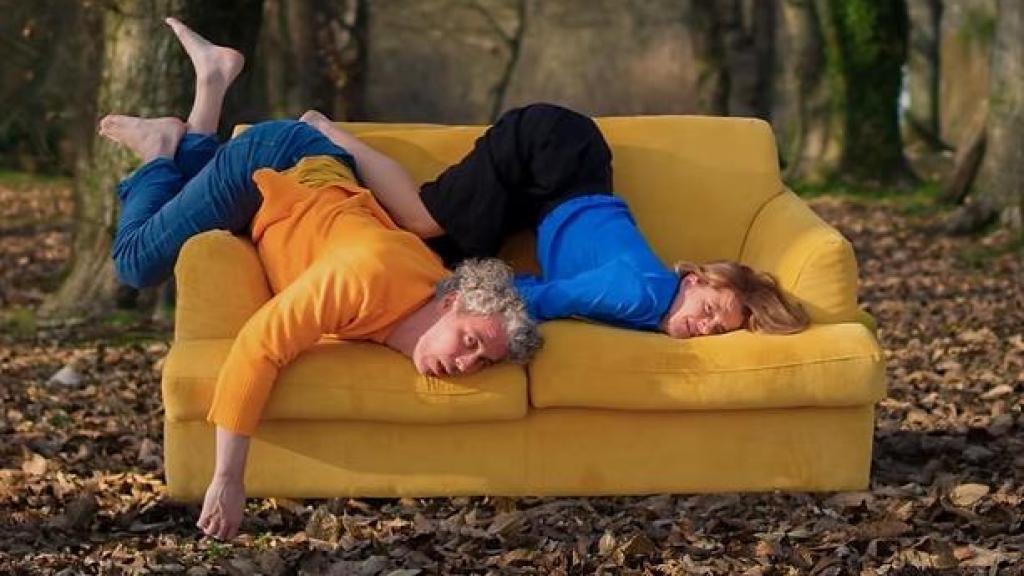 Cartel de la sitcom de danza 'Sofá'