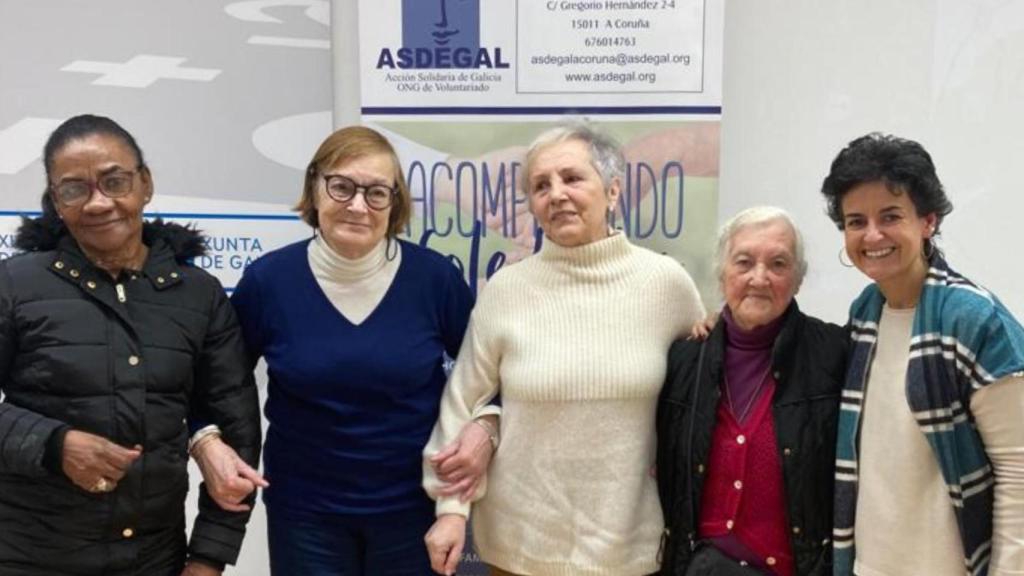Tereta con mujeres miembros de Asdegal