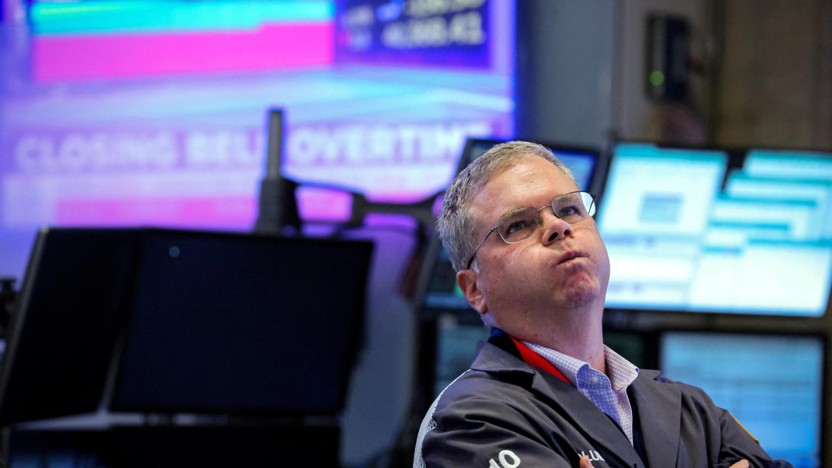 Un operador de la Bolsa de Nueva York se lamenta.