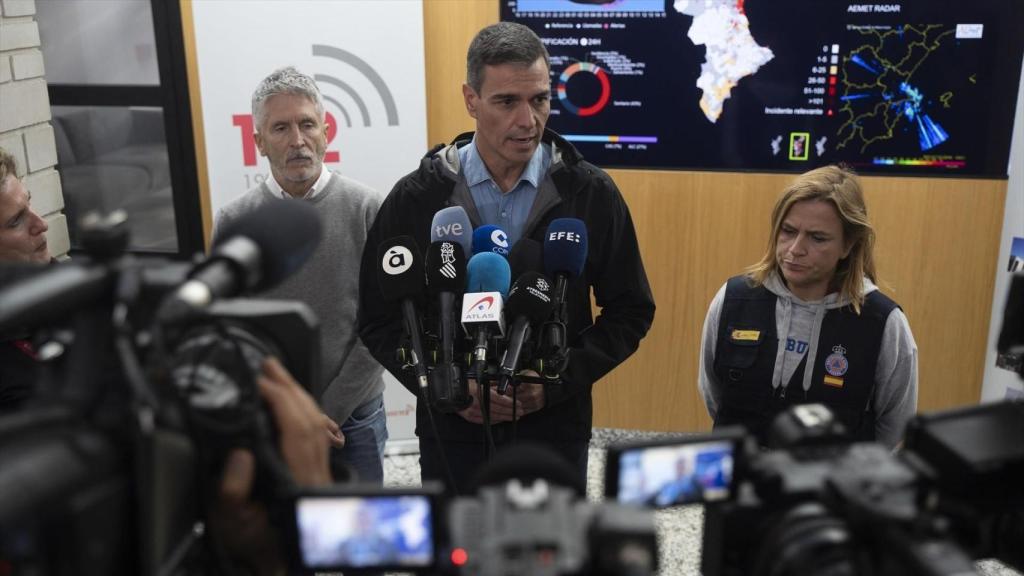 Pedro Sánchez, en una visita al centro del 112 tras la dana. Jorge Gil / Europa Press