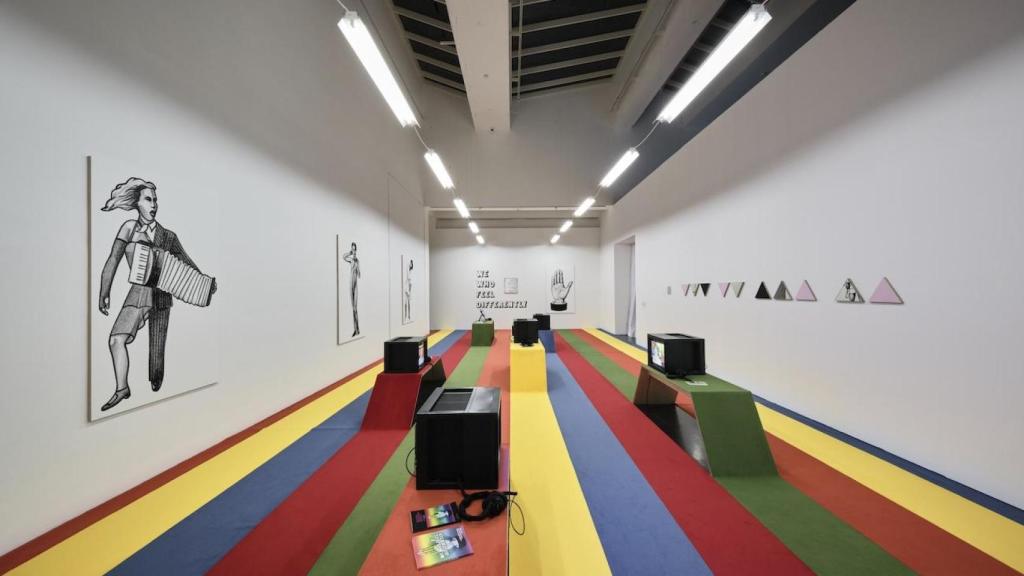 Vista de la exposición Carlos Mott. Plegarias de resistencia, 2025. Foto: Miquel Coll