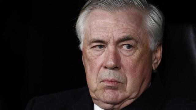 Carlo Ancelotti, en el banquillo.