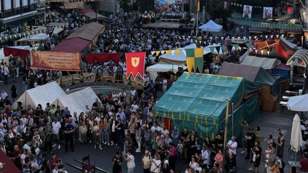 Visitantes durante la fiesta del Motín de Arganda en Arganda del Rey, con otras muchas actividades.