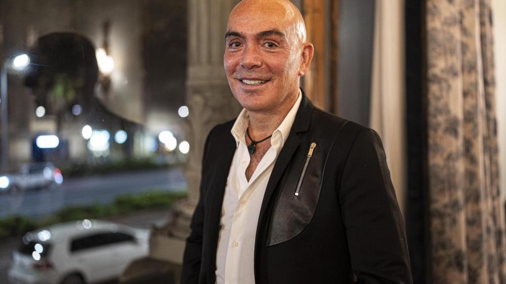 Kike Sarasola sonríe instantes antes de comenzar su entrevista con EL ESPAÑOL.