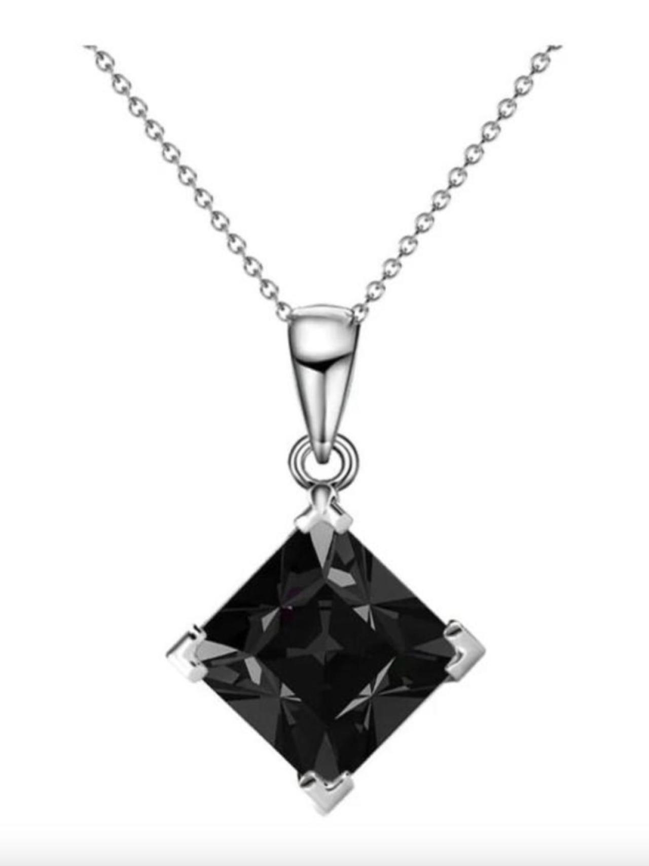 Este collar ha recibido decenas de comentarios positivos.