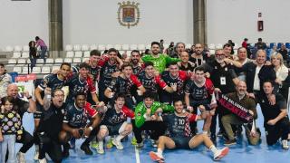 El EÓN Horneo celebra la victoria.