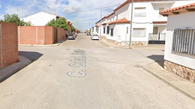 La calle Ciudad Real de Villanueva de Alcardete (Toledo), donde ocurrió el accidente. Imagen de Google Maps.