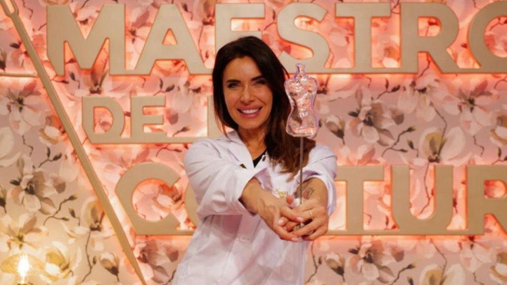 Pilar Rubio con el Maniquí de Cristal en 'Maestros de la Costura Celebrity'.