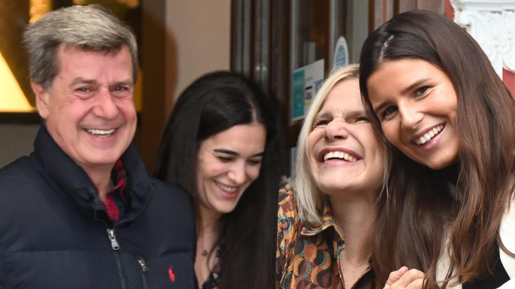 Cayetano Martínez de Irujo y su novia, Bárbara Mirjan, y Eugenia Martínez de Irujo y su hija, Tana Rivera, no se han perdido las procesiones de la Semana Santa sevillana.