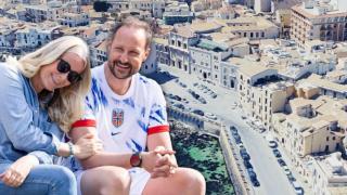 Haakon y Mette Marit han sido vistos en el centro histórico de Sicilia.