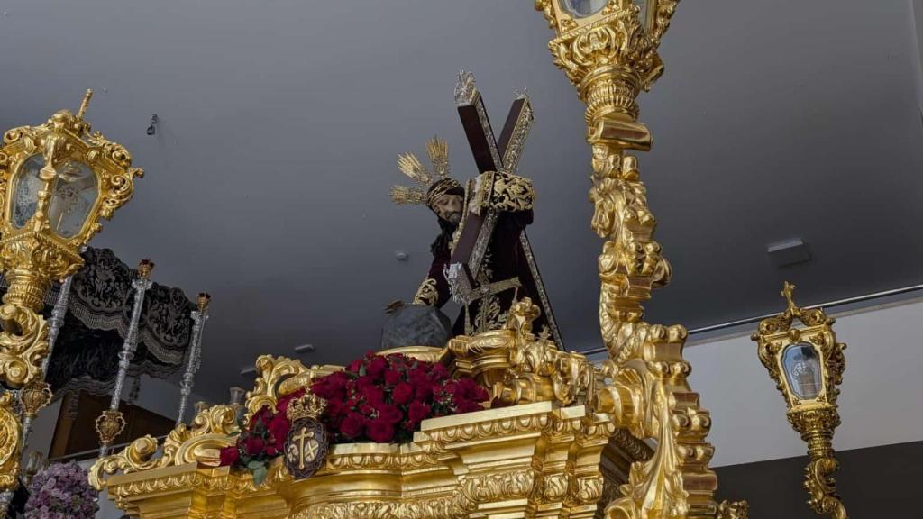 Una imagen del Señor de la Misericordia esta mañana en su casa de hermandad.