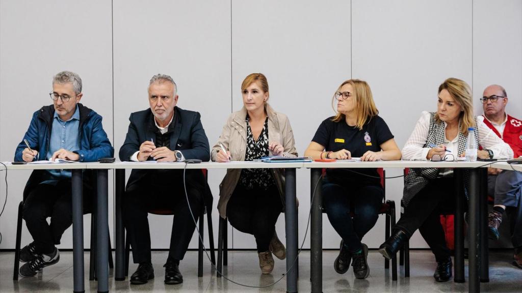 Salomé Pradas junto a Pilar Bernabé en el Cecopi. Carlos Luján / Europa Press