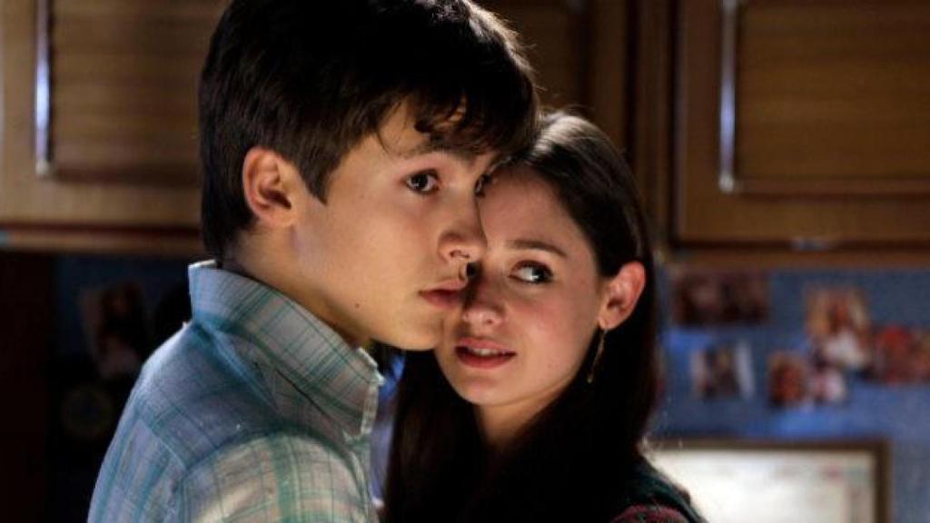 Carlos y Karina en la serie 'Cuéntame'.