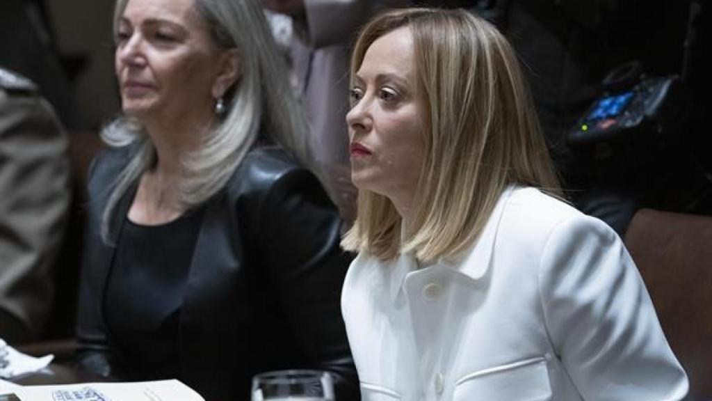 Meloni, durante la reunión con Donald Trump.