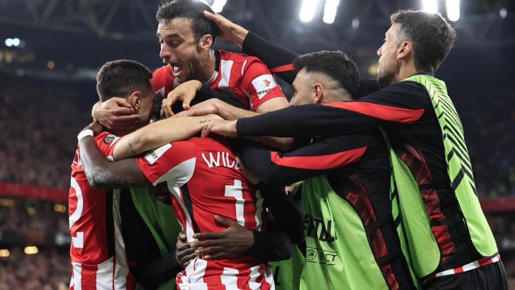 Los jugadores del Athletic celebran el gol de Nico Williams contra el Rangers.