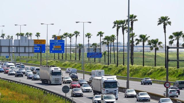 Una de las salidas de Sevilla por carretera.